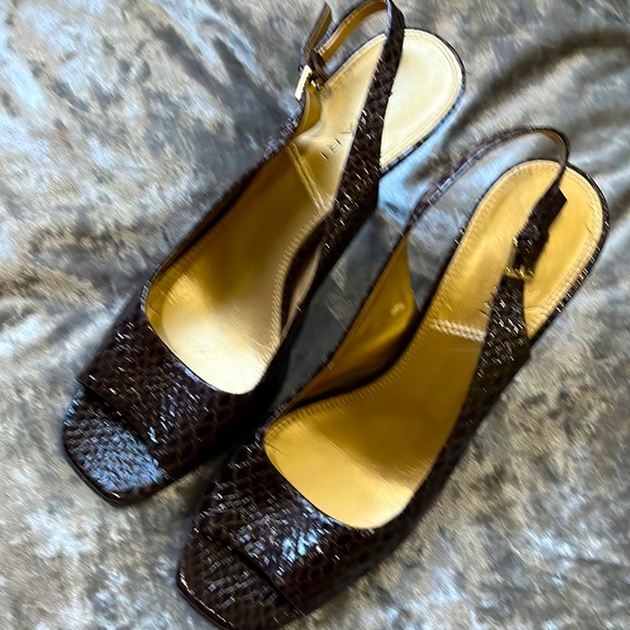 Tahari shoes Sz 10 - Picture 9 of 12